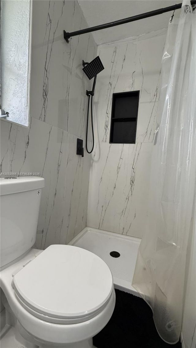 1245 NE 203rd St, Miami, FL 33179 Photo