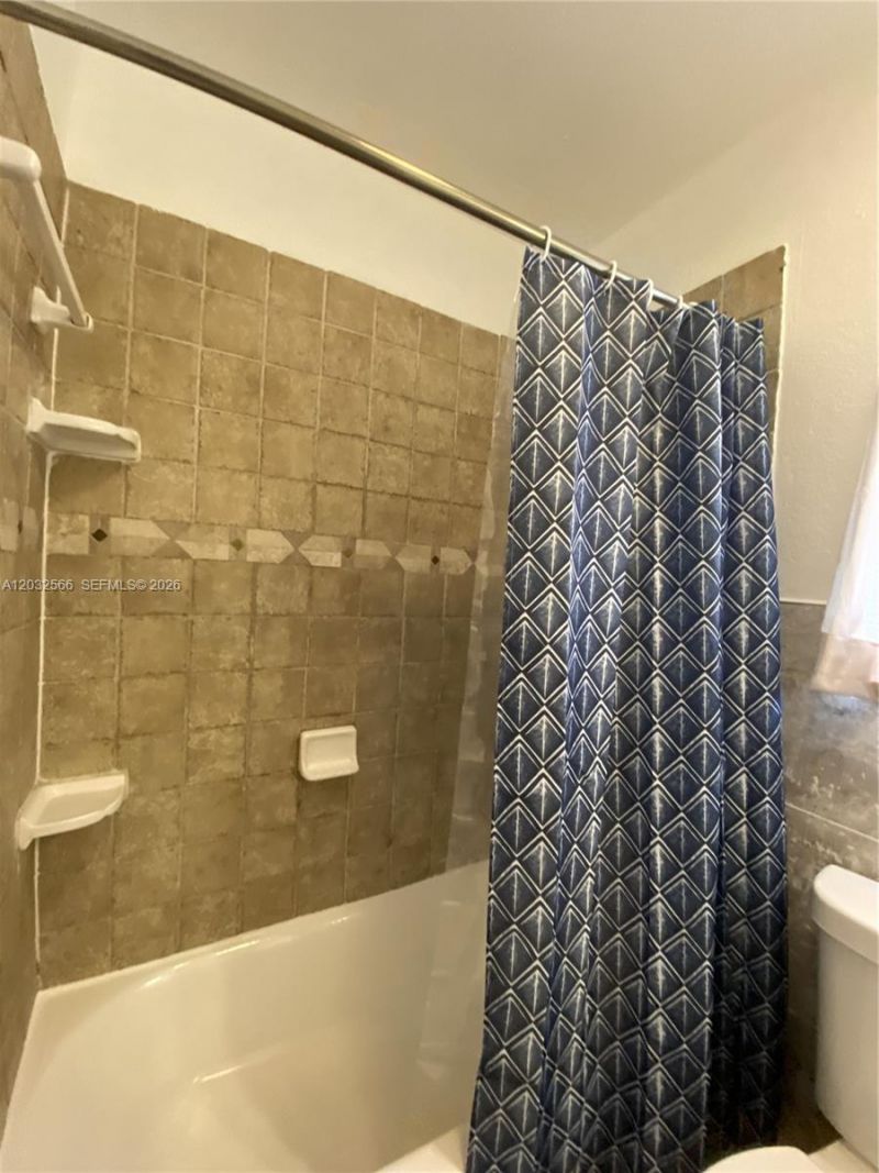 1245 NE 203rd St, Miami, FL 33179 Photo