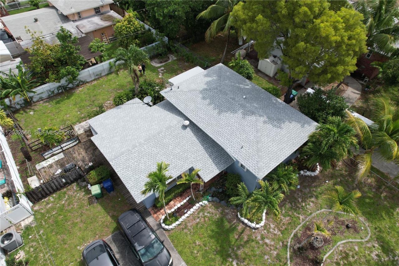 1245 NE 203rd St, Miami, FL 33179 Photo