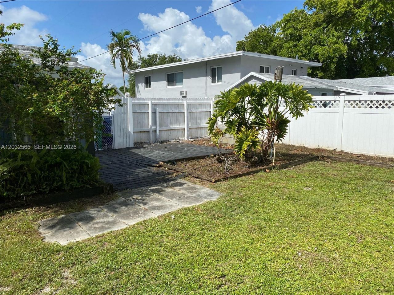1245 NE 203rd St, Miami, FL 33179 Photo
