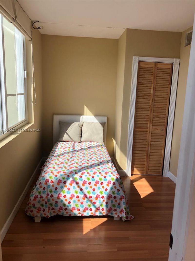 5005 Collins Ave , Unit 1202, Miami Beach, FL 33140 Photo