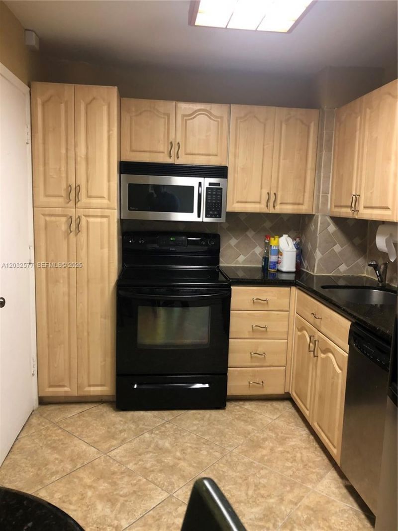 5005 Collins Ave , Unit 1202, Miami Beach, FL 33140 Photo