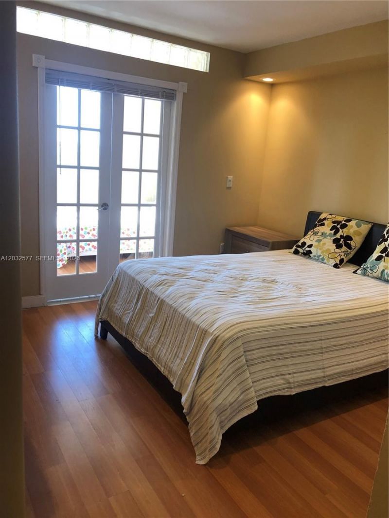 5005 Collins Ave , Unit 1202, Miami Beach, FL 33140 Photo