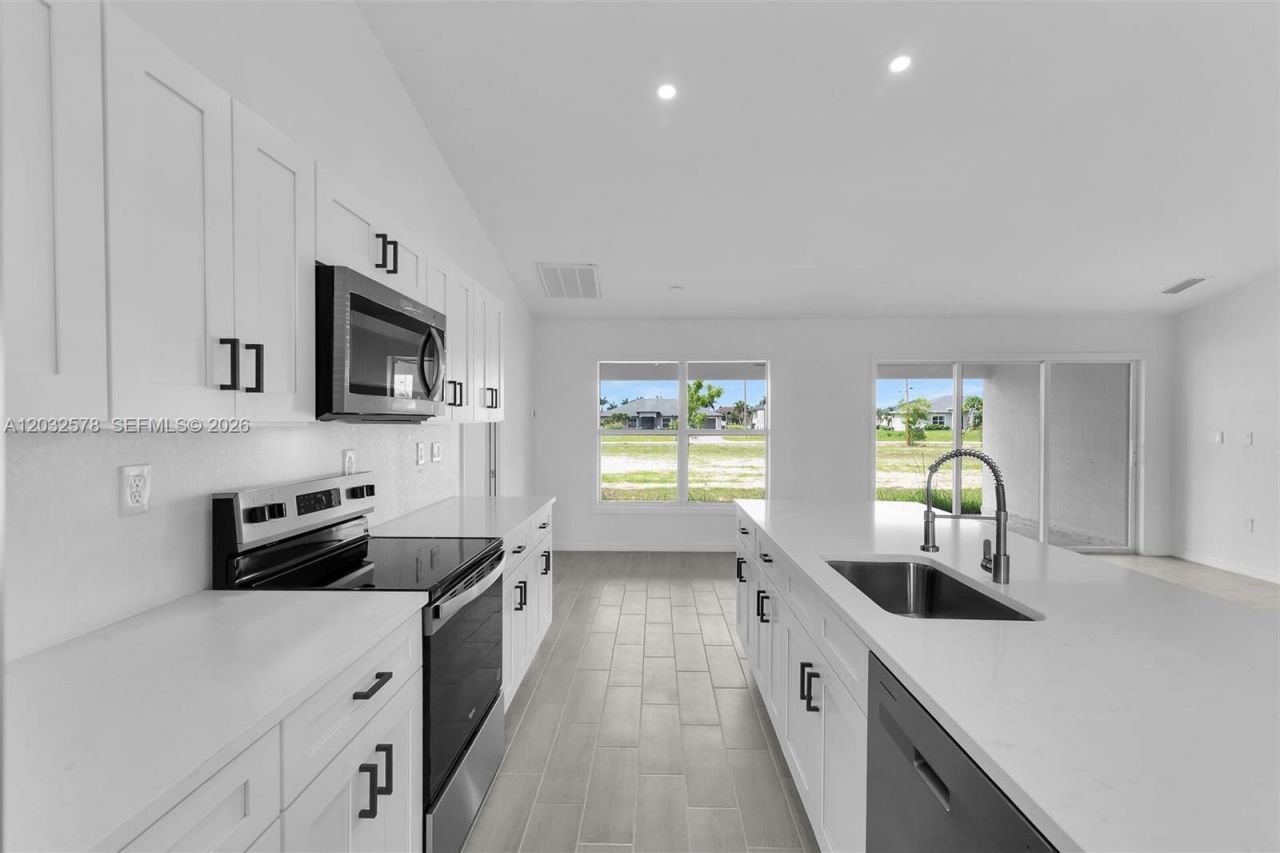 4130 NW 33rd , Cape Coral, FL 33993 Photo