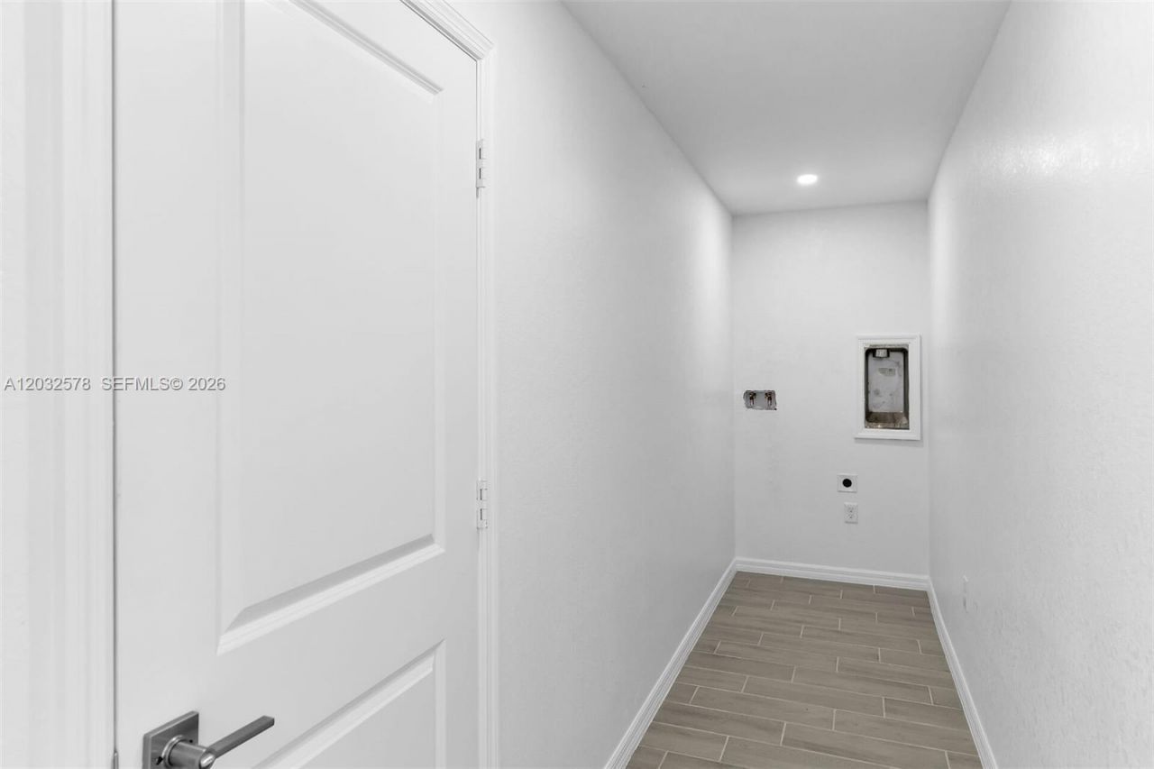 4130 NW 33rd , Cape Coral, FL 33993 Photo