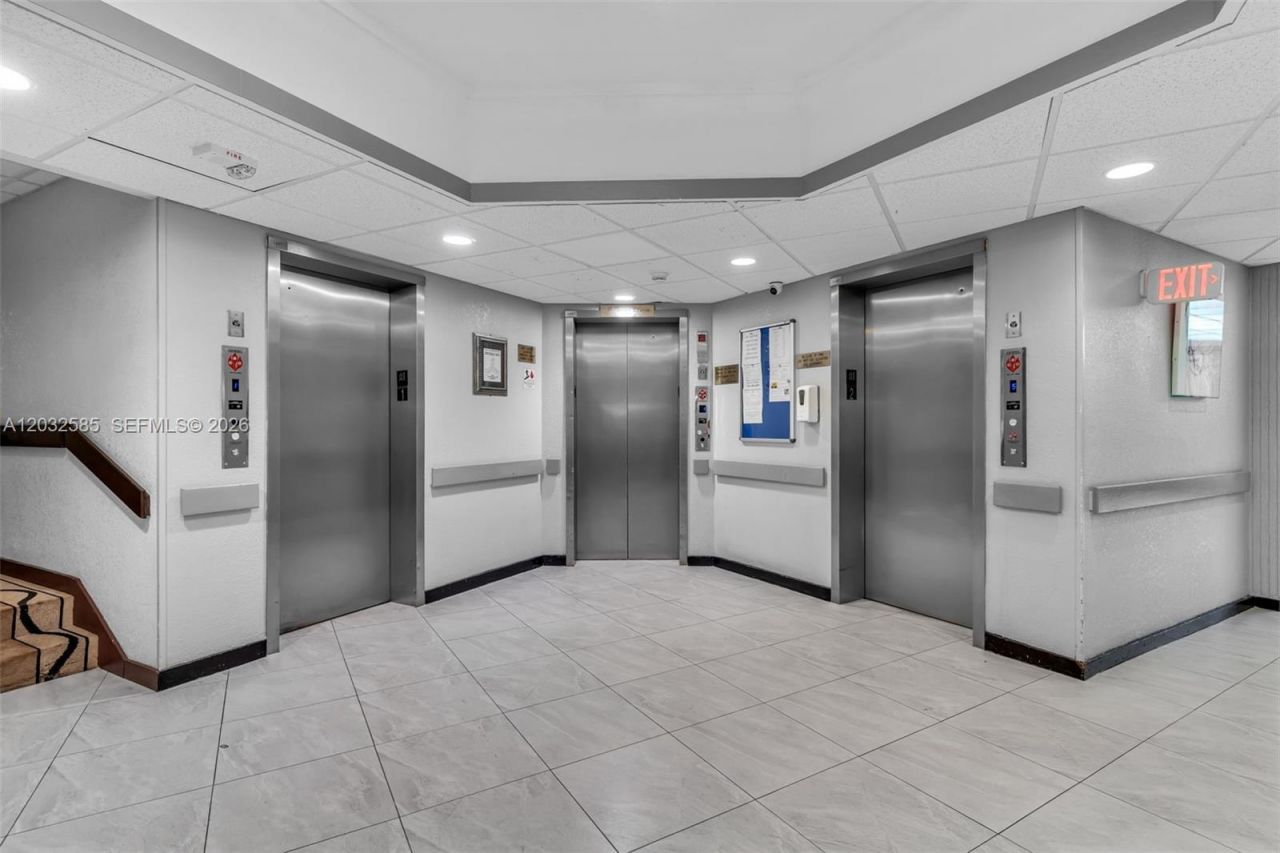 1400 Saint Charles Pl , Unit 623, Pembroke Pines, FL 33026 Photo