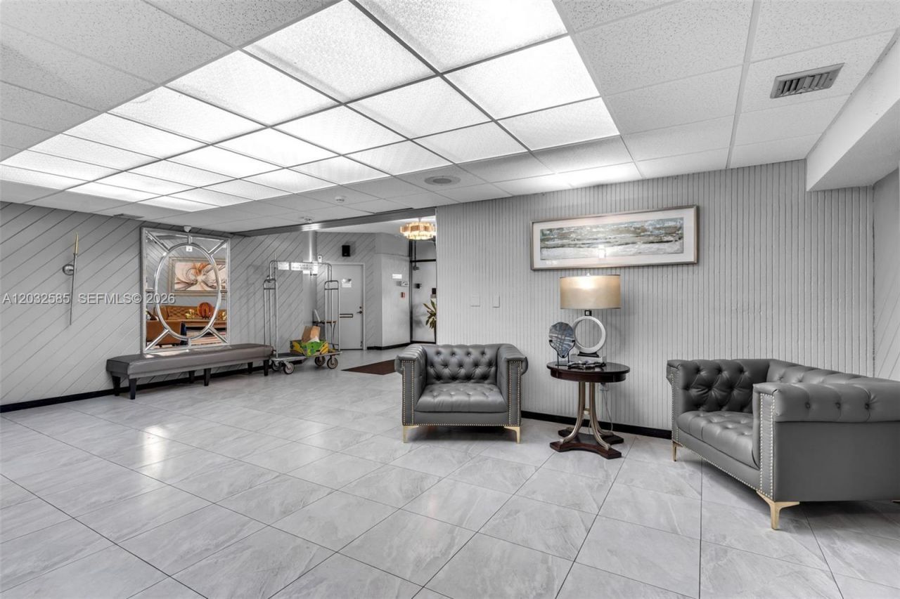 1400 Saint Charles Pl , Unit 623, Pembroke Pines, FL 33026 Photo