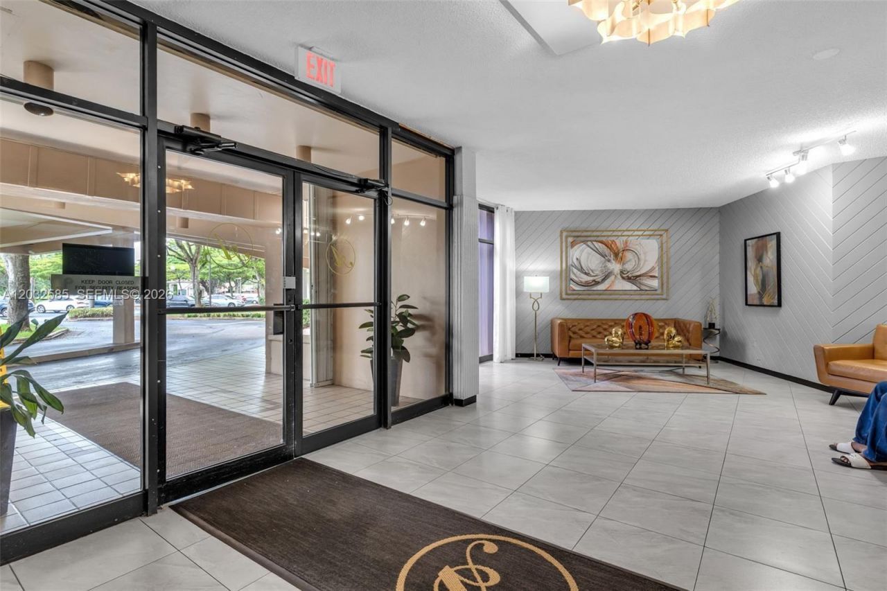 1400 Saint Charles Pl , Unit 623, Pembroke Pines, FL 33026 Photo