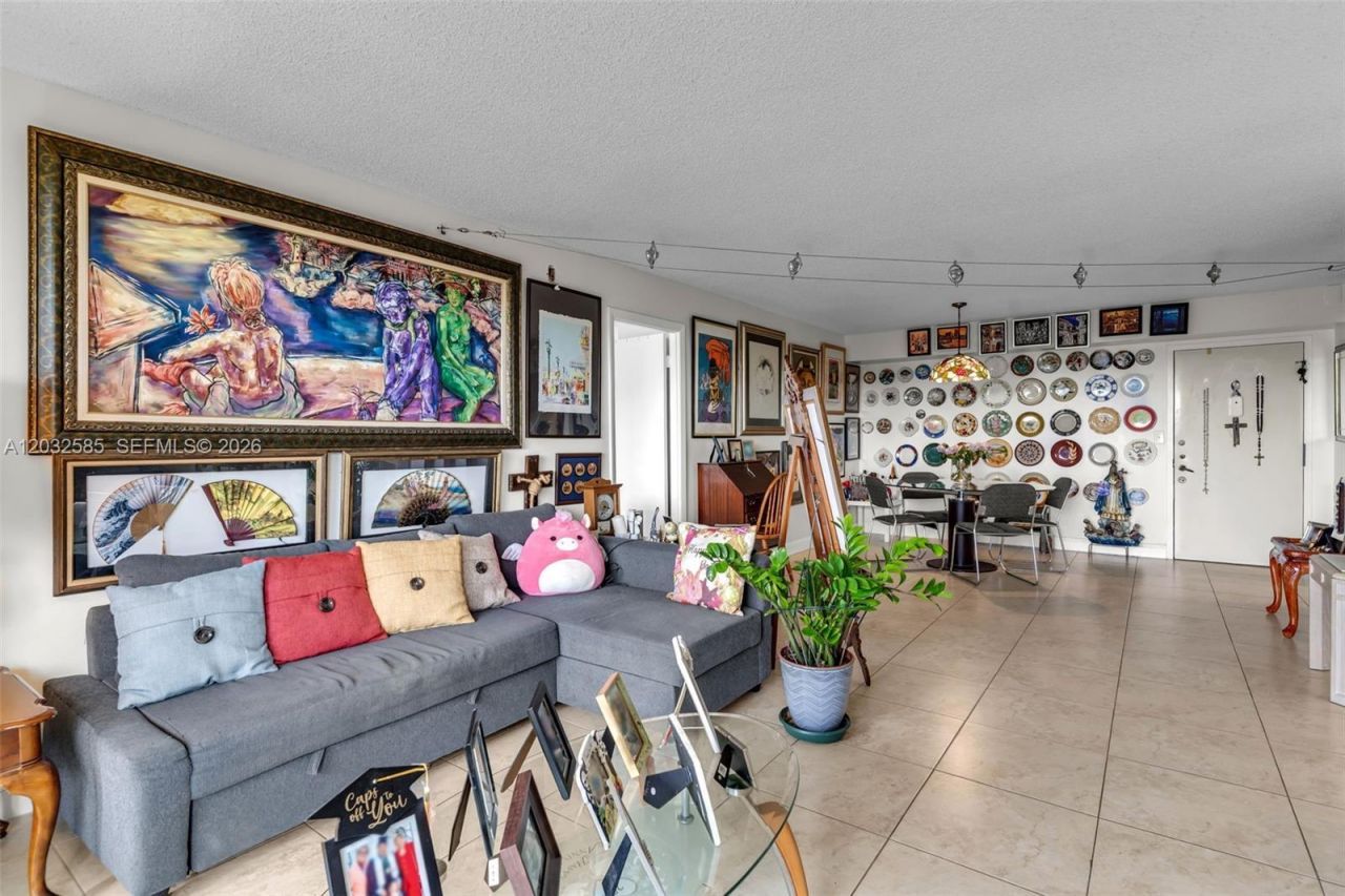 1400 Saint Charles Pl , Unit 623, Pembroke Pines, FL 33026 Photo