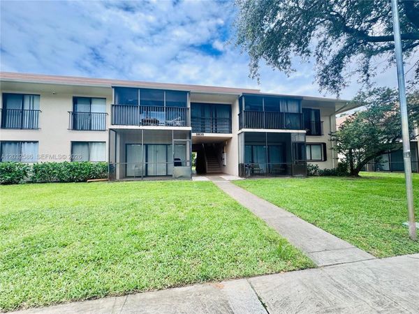 5835 Washington St , Unit 52, Hollywood, FL 33023
