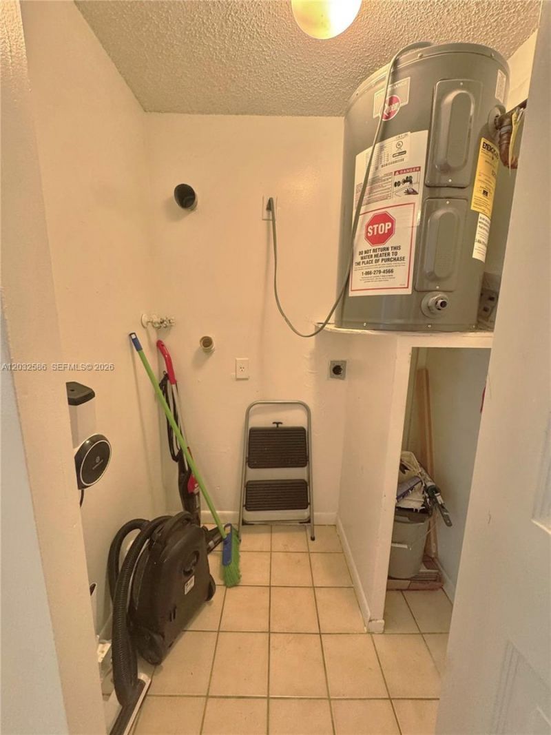 5835 Washington St , Unit 52, Hollywood, FL 33023 Photo
