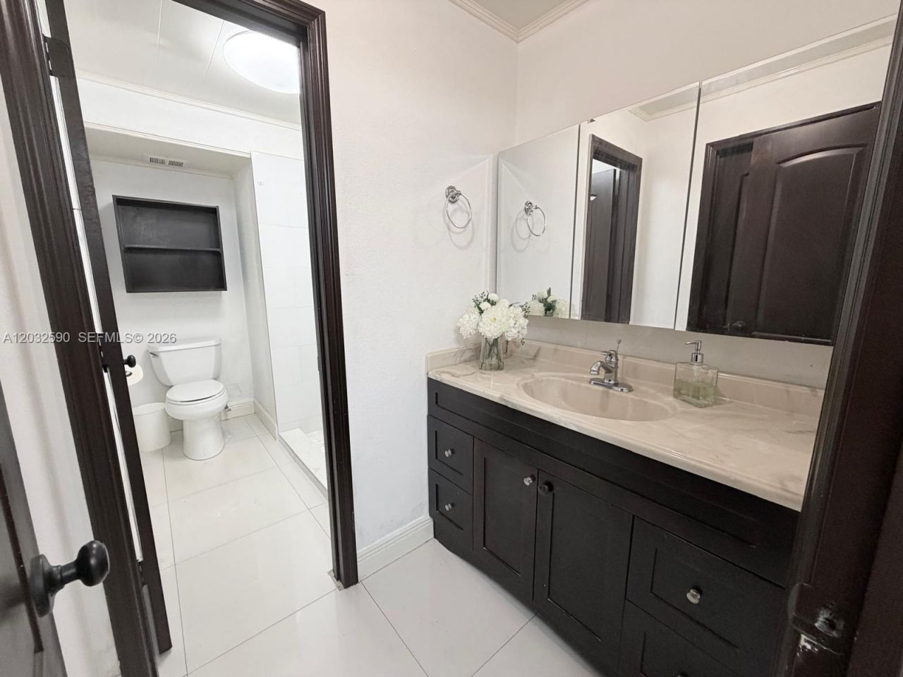 18801 Oakland Hills Dr , Hialeah, FL 33015 Photo