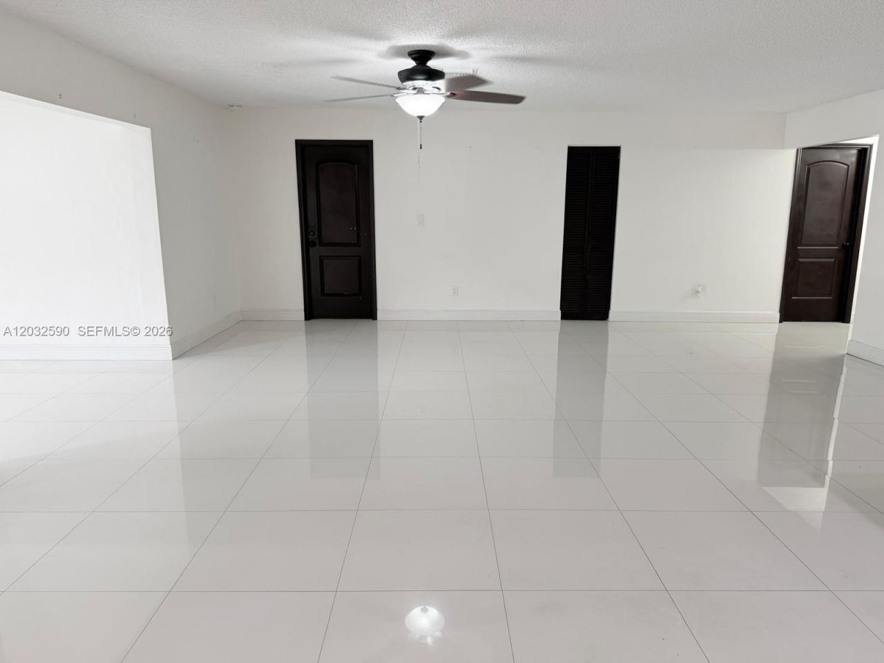 18801 Oakland Hills Dr , Hialeah, FL 33015 Photo