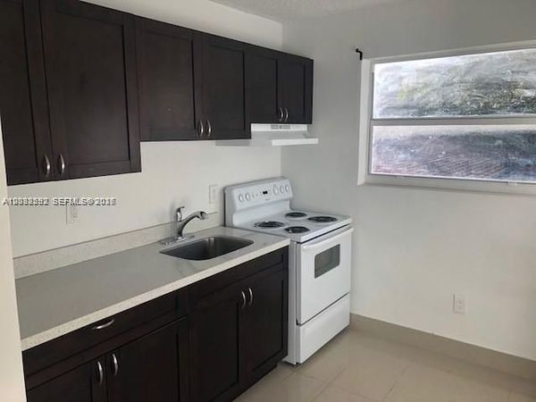 1045 SW 4th St , Unit 5, Miami, FL 33130