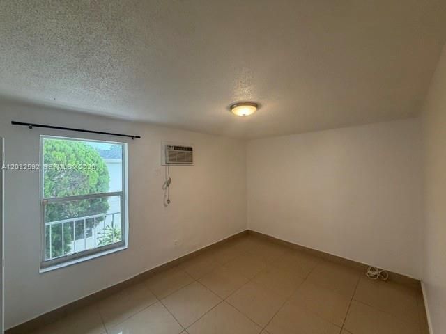 1045 SW 4th St, Unit 5, Miami, FL 33130 Photo