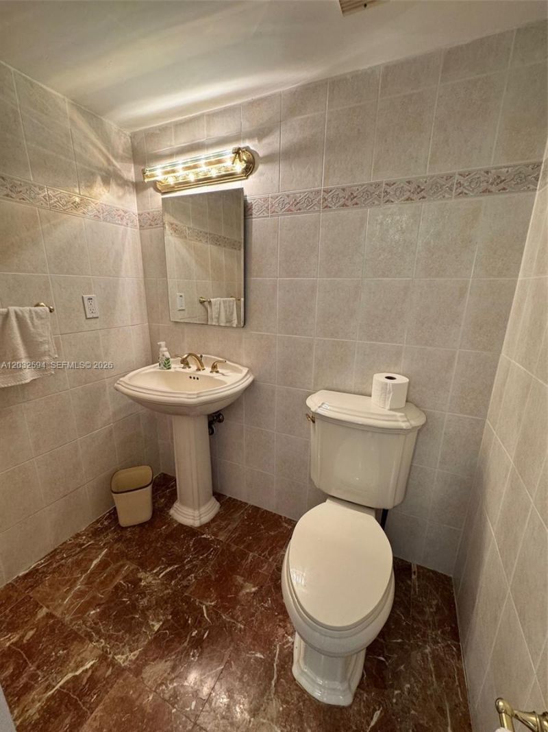 2625 Collins Ave , Unit 1801, Miami Beach, FL 33140 Photo