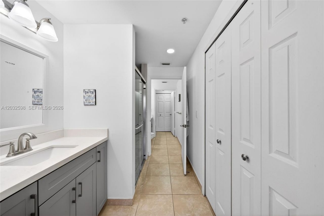 6670 NW 114th Ave, Unit 602, Doral, FL 33178 Photo
