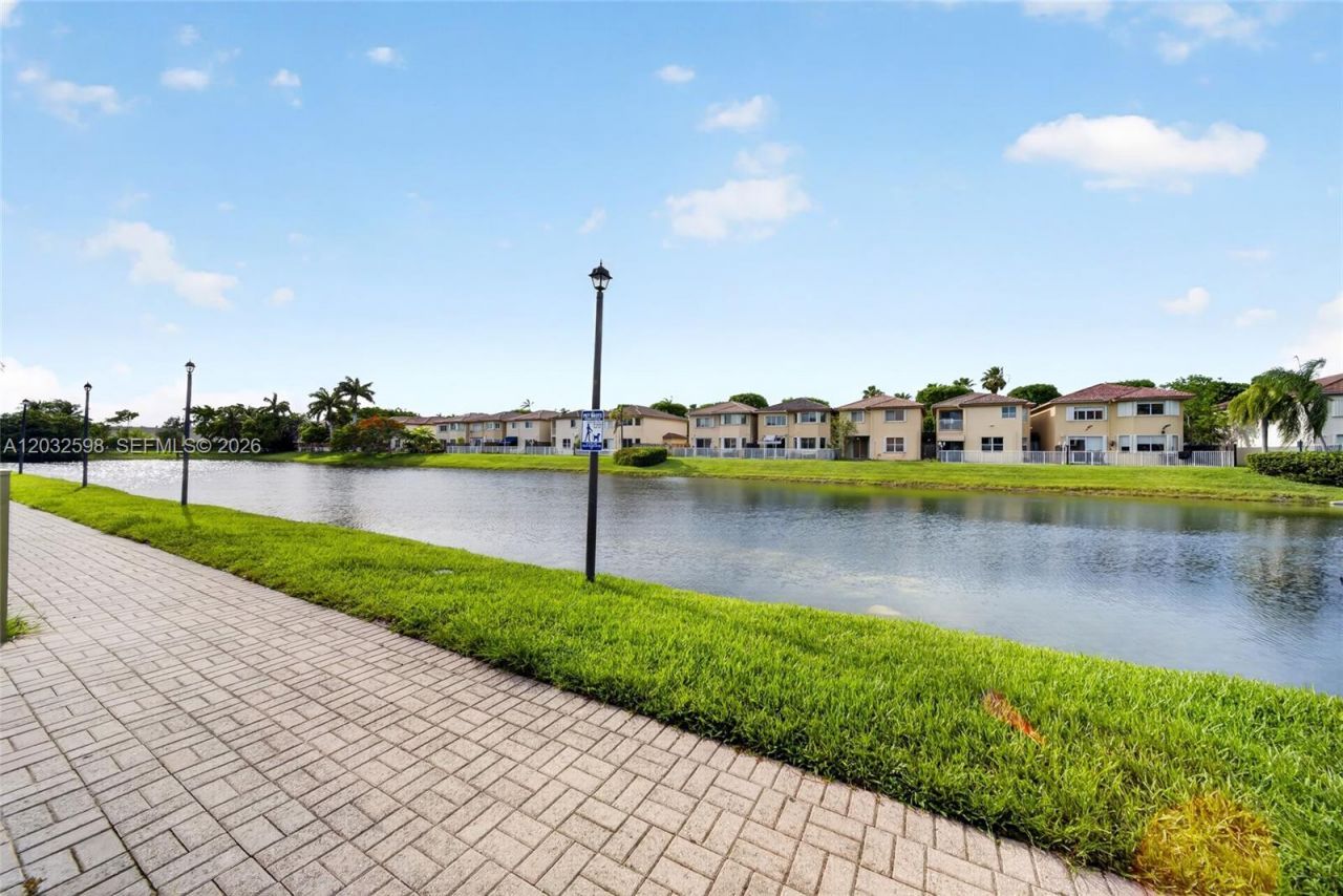 6670 NW 114th Ave, Unit 602, Doral, FL 33178 Photo