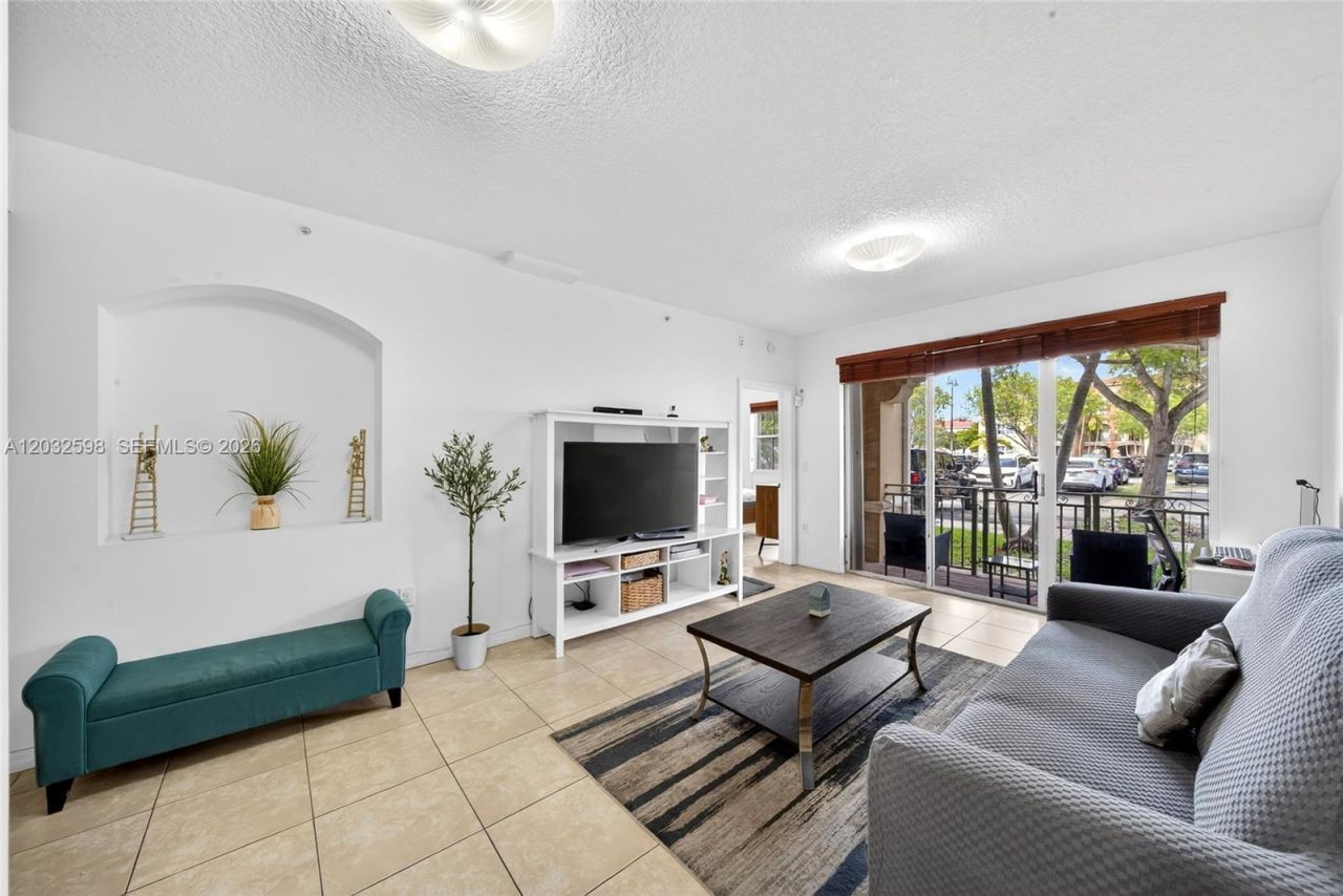 6670 NW 114th Ave, Unit 602, Doral, FL 33178 Photo