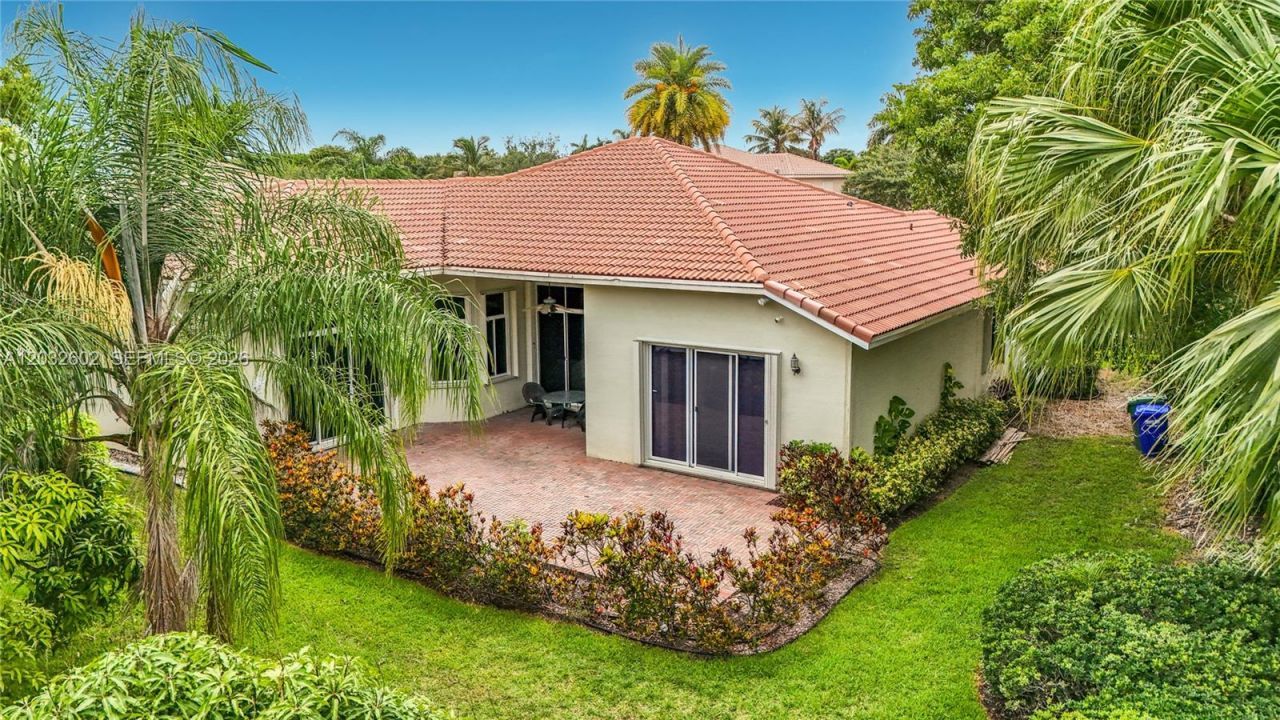 19302 SW 68th St , Pembroke Pines, FL 33332 Photo