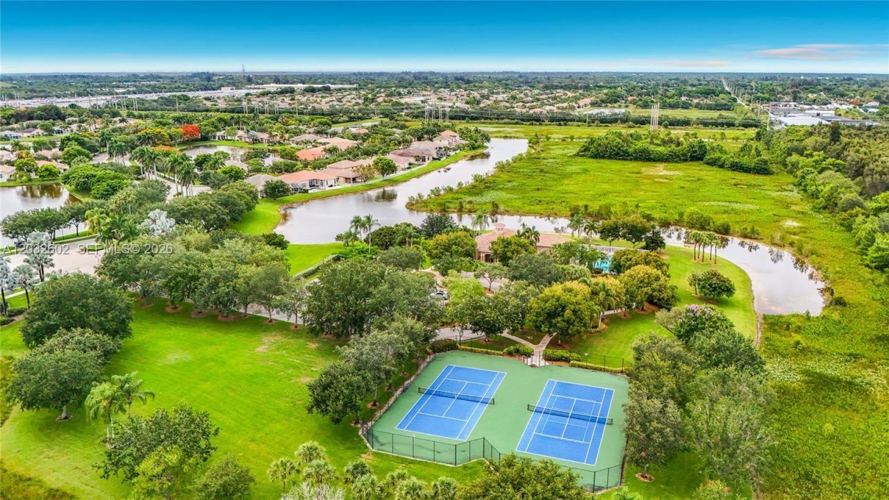 19302 SW 68th St , Pembroke Pines, FL 33332 Photo