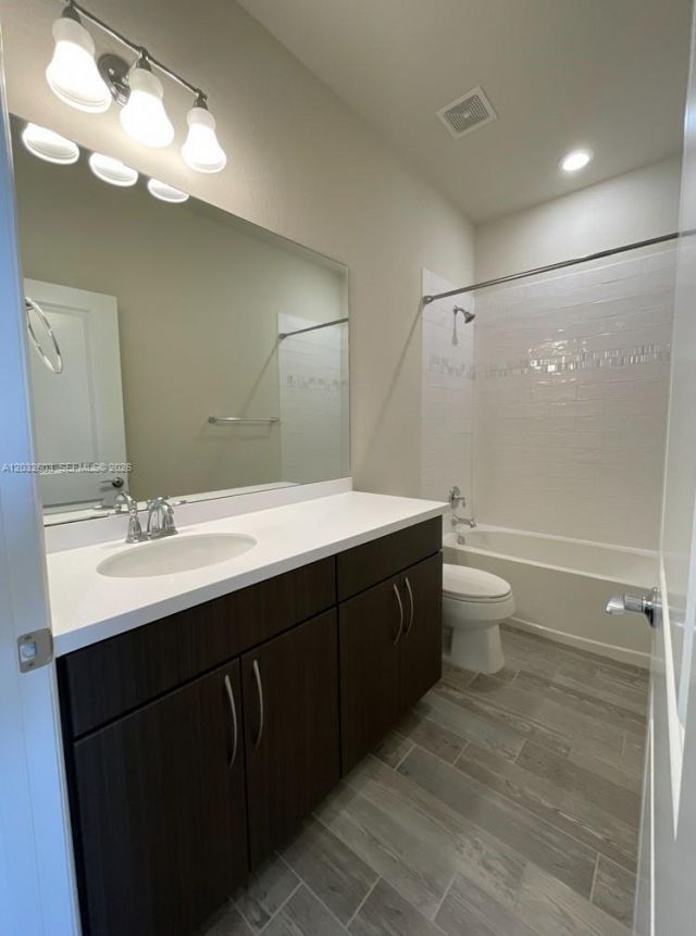 4920 Eucalyptus Dr , Unit 2, Hollywood, FL 33021 Photo