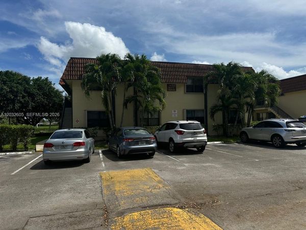 10050 NW 6th St , Unit 202, Pembroke Pines, FL 33024