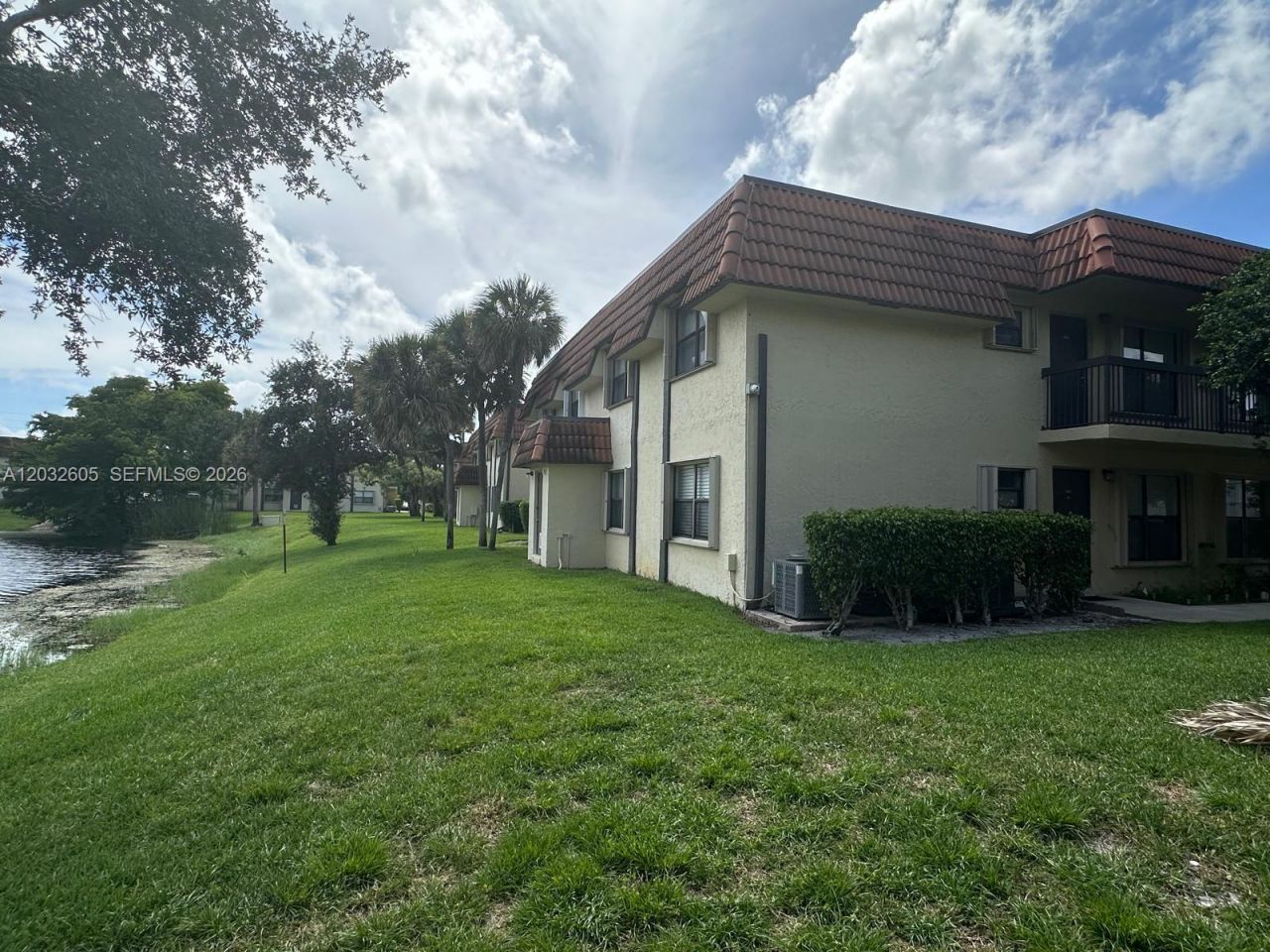 10050 NW 6th St , Unit 202, Pembroke Pines, FL 33024 Photo