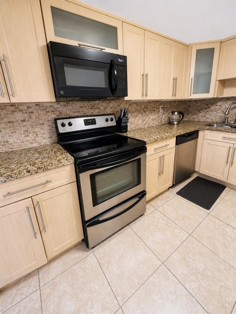 3161 S Ocean Dr , Unit 803, Hallandale Beach, FL 33009 Photo