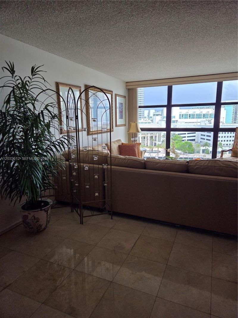 400 Leslie Dr , Unit 1124, Hallandale Beach, FL 33009 Photo