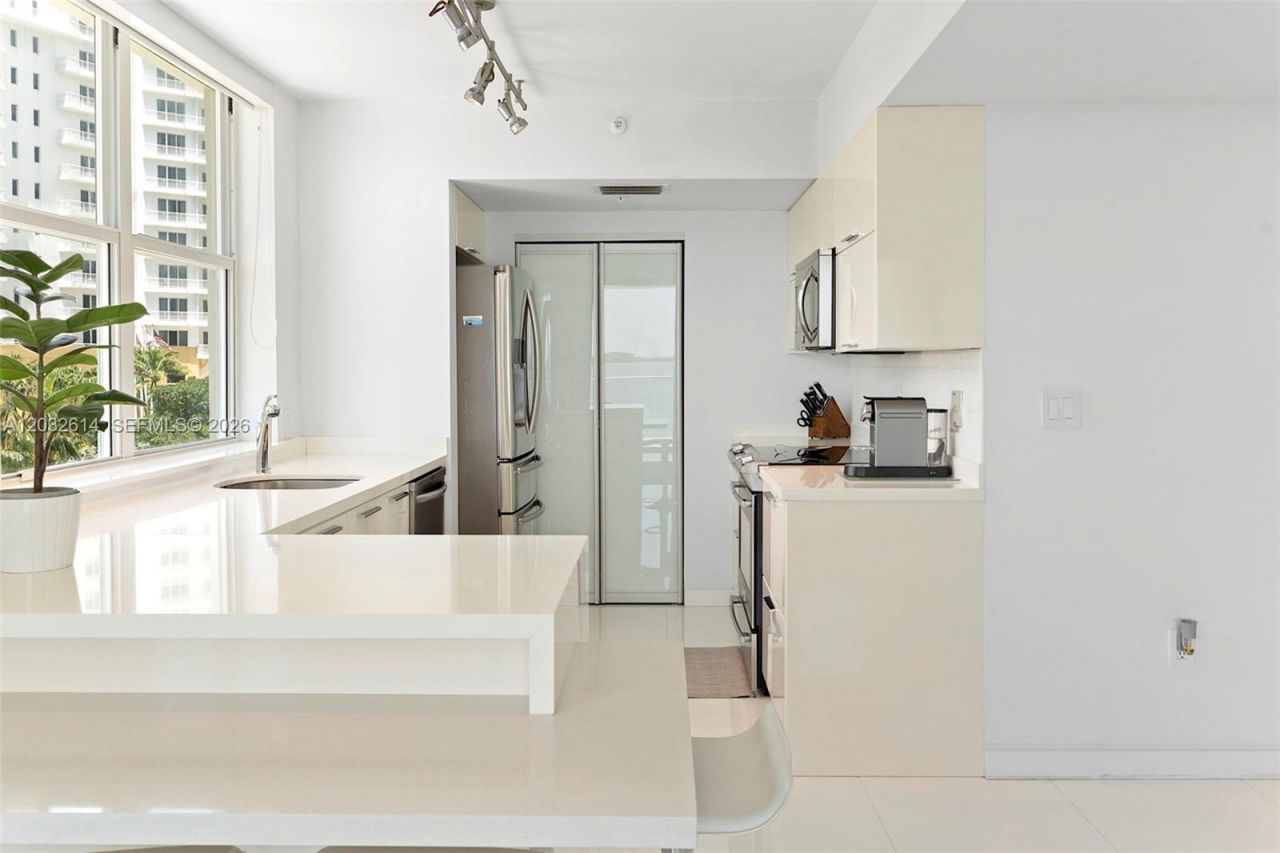 800 Claughton Island Drive , Unit 505, Miami, FL 33131 Photo