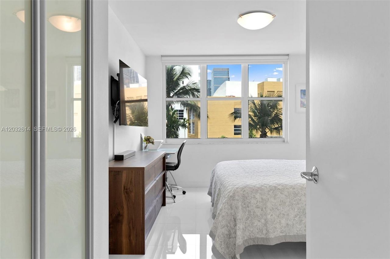 800 Claughton Island Drive , Unit 505, Miami, FL 33131 Photo