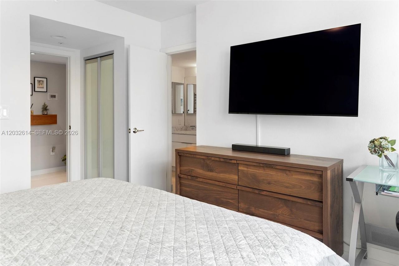 800 Claughton Island Drive , Unit 505, Miami, FL 33131 Photo