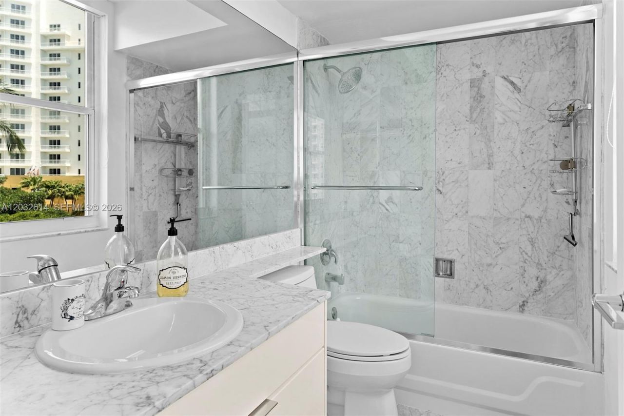 800 Claughton Island Drive , Unit 505, Miami, FL 33131 Photo