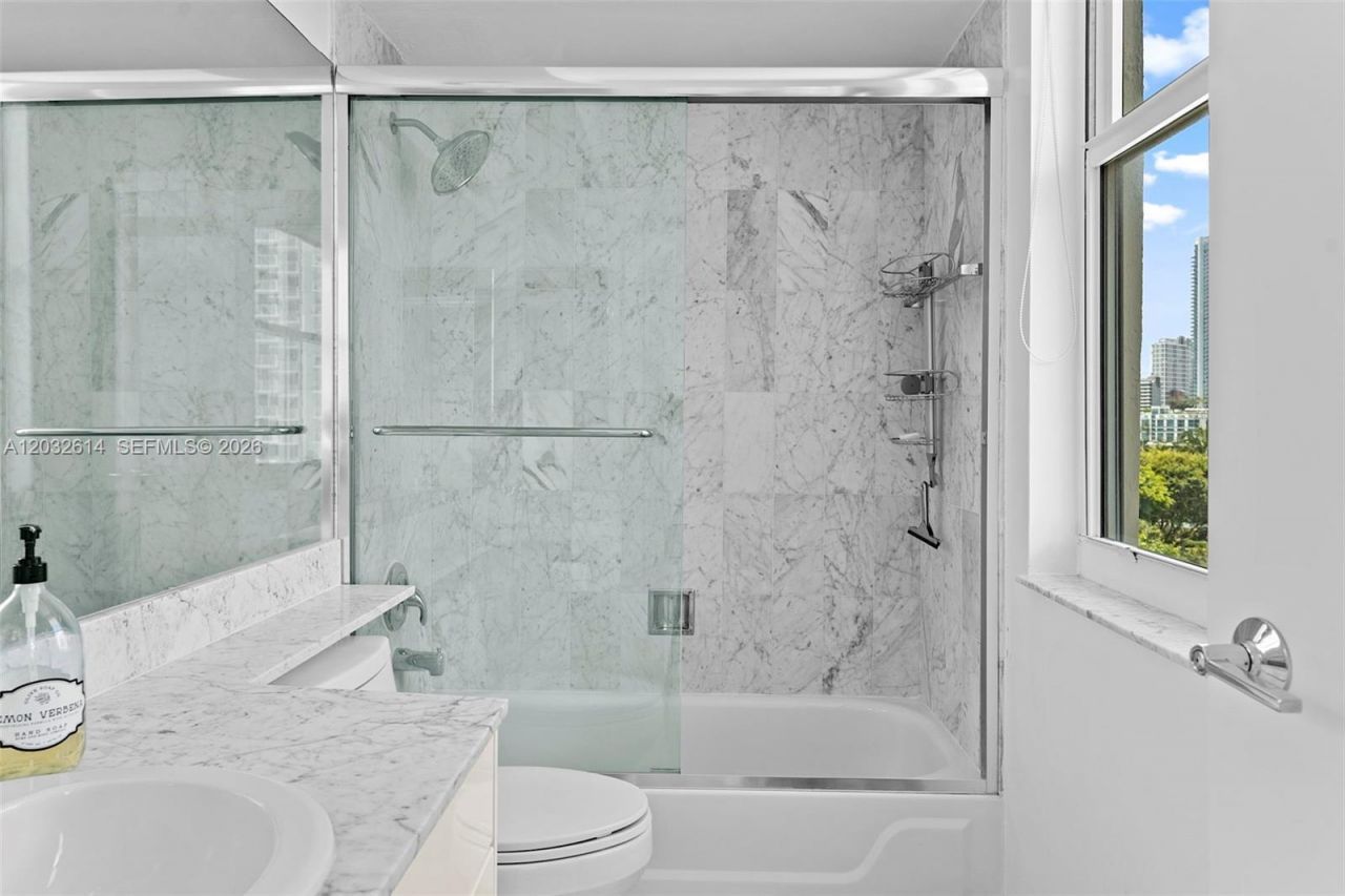800 Claughton Island Drive , Unit 505, Miami, FL 33131 Photo