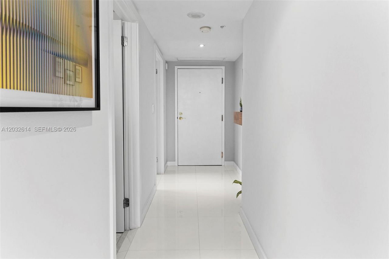 800 Claughton Island Drive , Unit 505, Miami, FL 33131 Photo