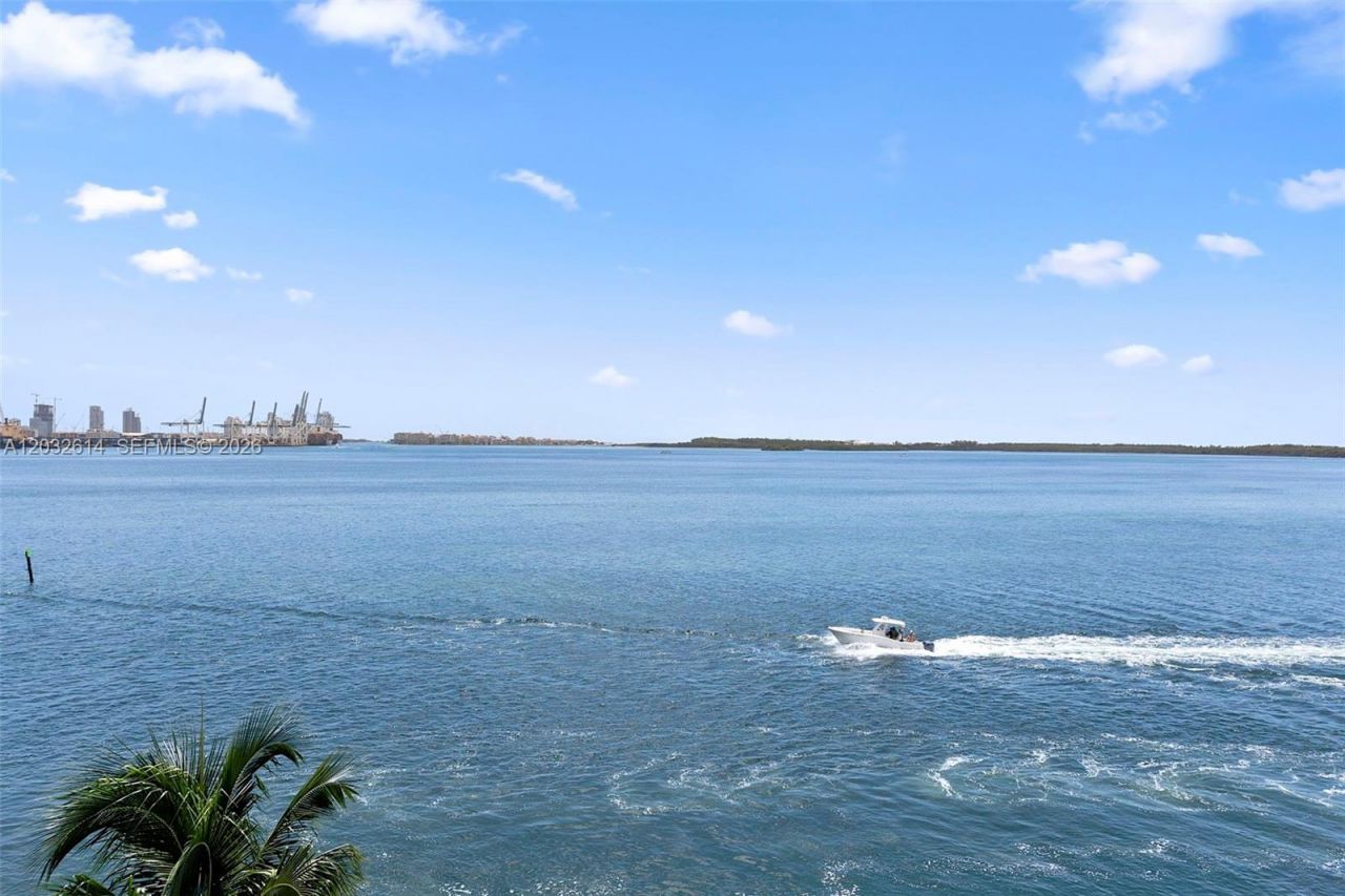 800 Claughton Island Drive , Unit 505, Miami, FL 33131 Photo