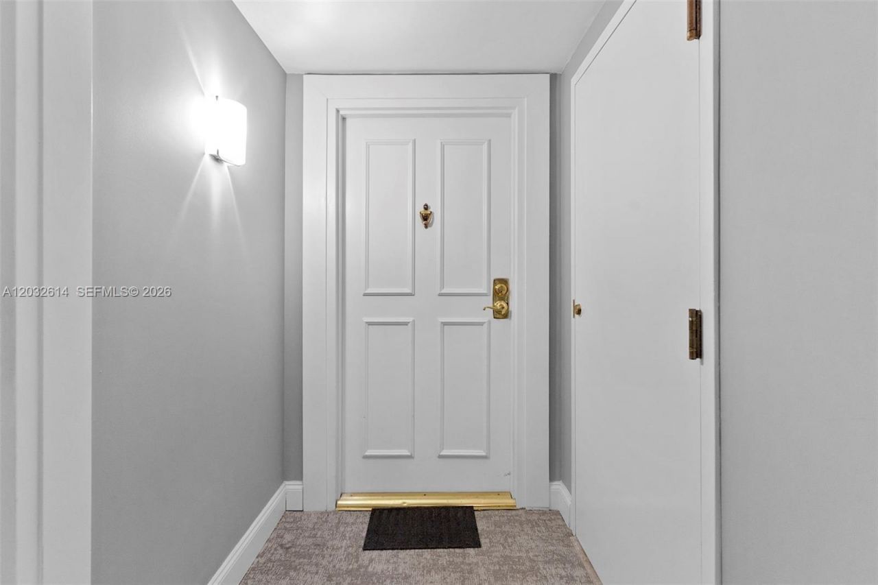 800 Claughton Island Drive , Unit 505, Miami, FL 33131 Photo