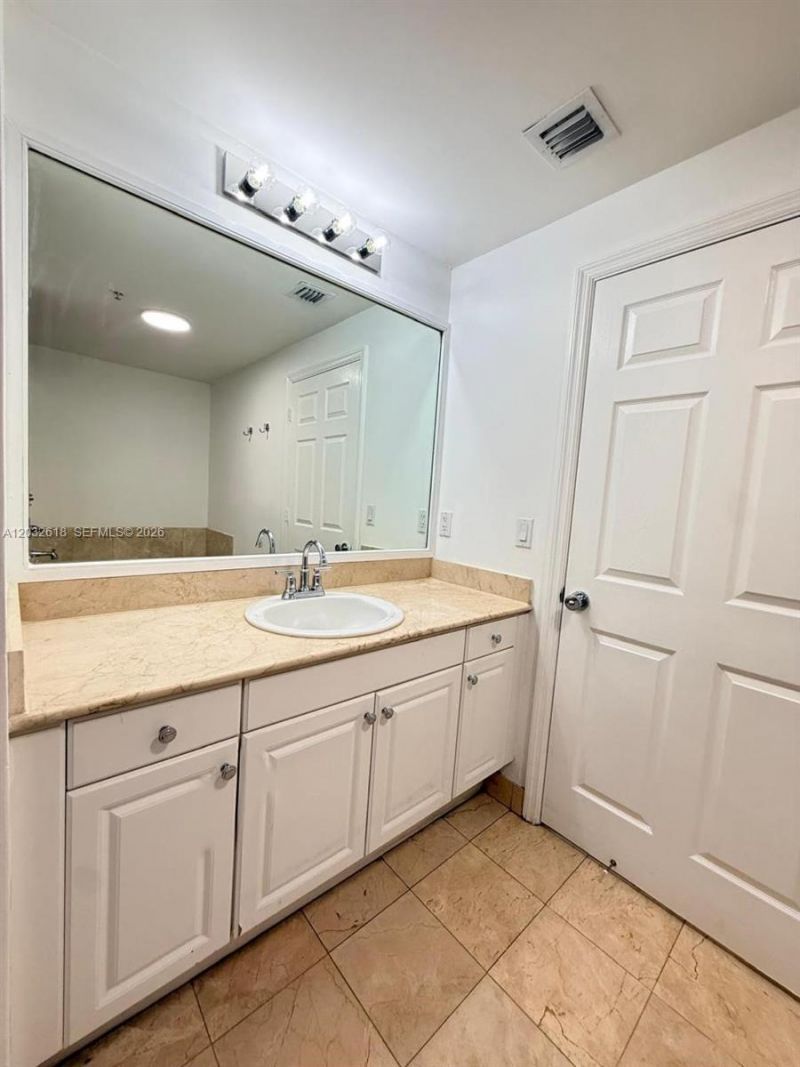 357 Almeria Ave , Unit 802, Coral Gables, FL 33134 Photo