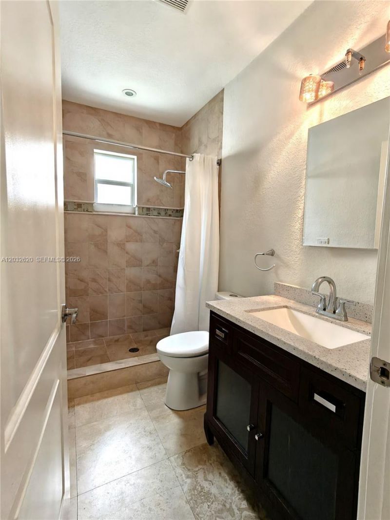 470 SW 25th Rd , Miami, FL 33129 Photo