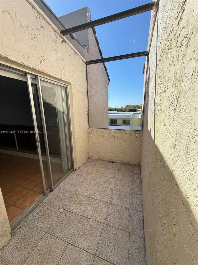 10641 SW 108 Ave, Unit 3I, Miami, FL 33176 Photo