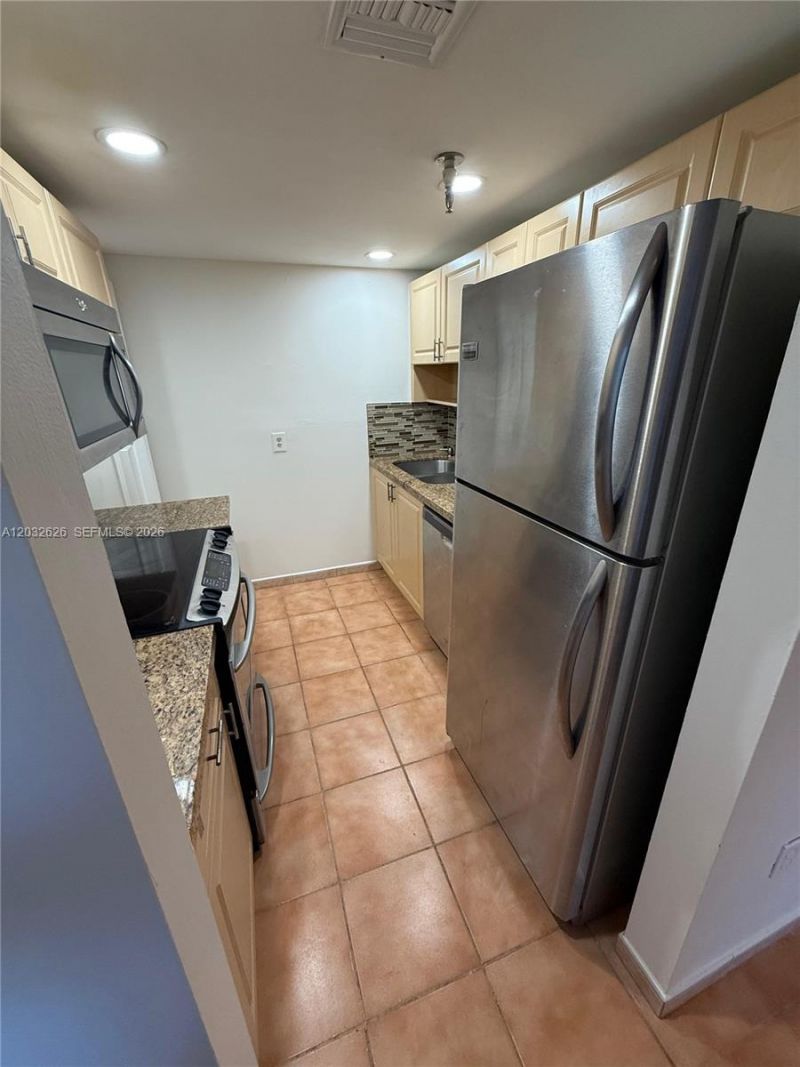10641 SW 108 Ave, Unit 3I, Miami, FL 33176 Photo