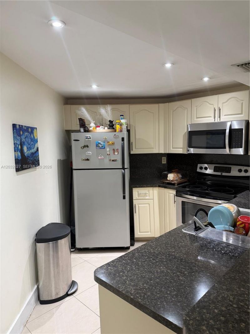 9705 Fontainebleau Blvd , Unit B108, Miami, FL 33172 Photo