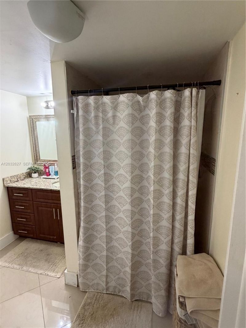 9705 Fontainebleau Blvd , Unit B108, Miami, FL 33172 Photo