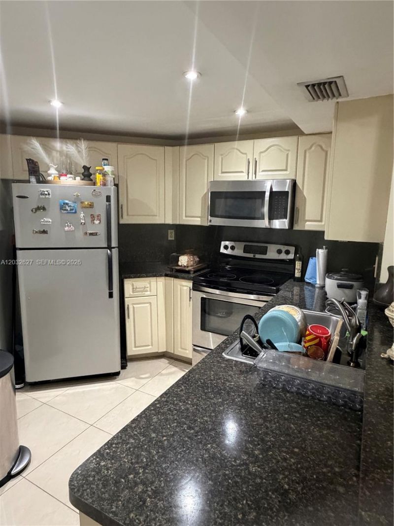 9705 Fontainebleau Blvd , Unit B108, Miami, FL 33172 Photo