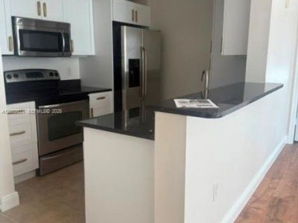 7350 SW 89th St, Unit 2110S, Miami, FL 33156