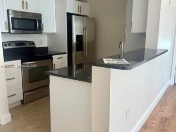 7350 SW 89th St, Unit 2110S, Miami, FL 33156