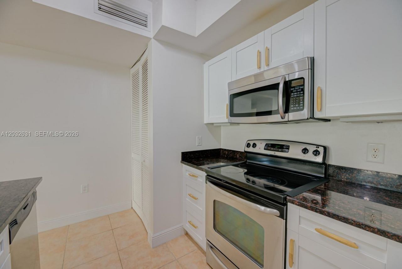 7350 SW 89th St , Unit 2110S, Miami, FL 33156 Photo