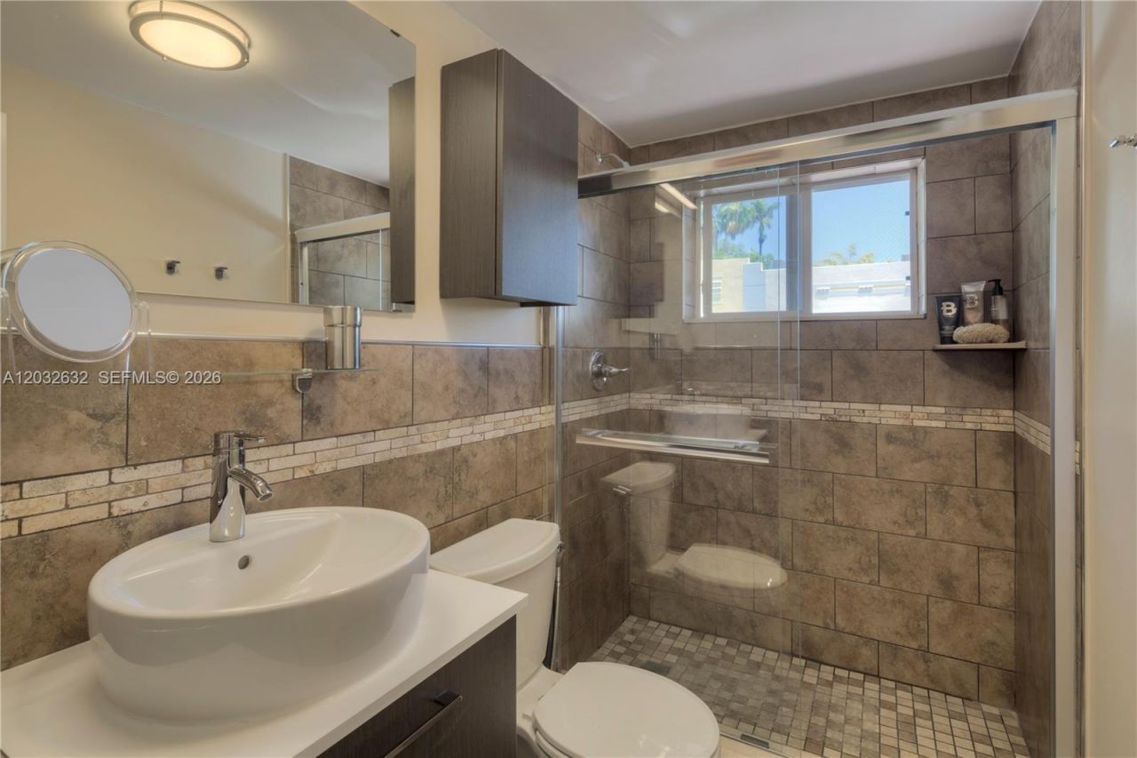 659 Meridian Ave , Unit 10, Miami Beach, FL 33139 Photo