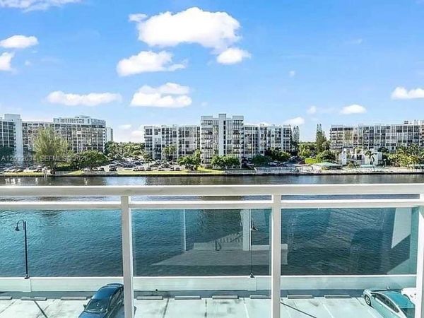 3000 S Ocean Dr , Unit 420, Hollywood, FL 33019